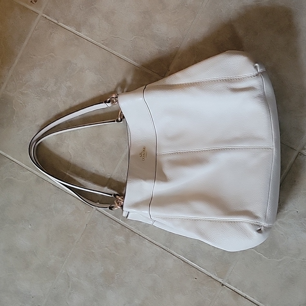 COACH Pebbled Leather Lexy Shoulder bag - Picture 5 of 17
